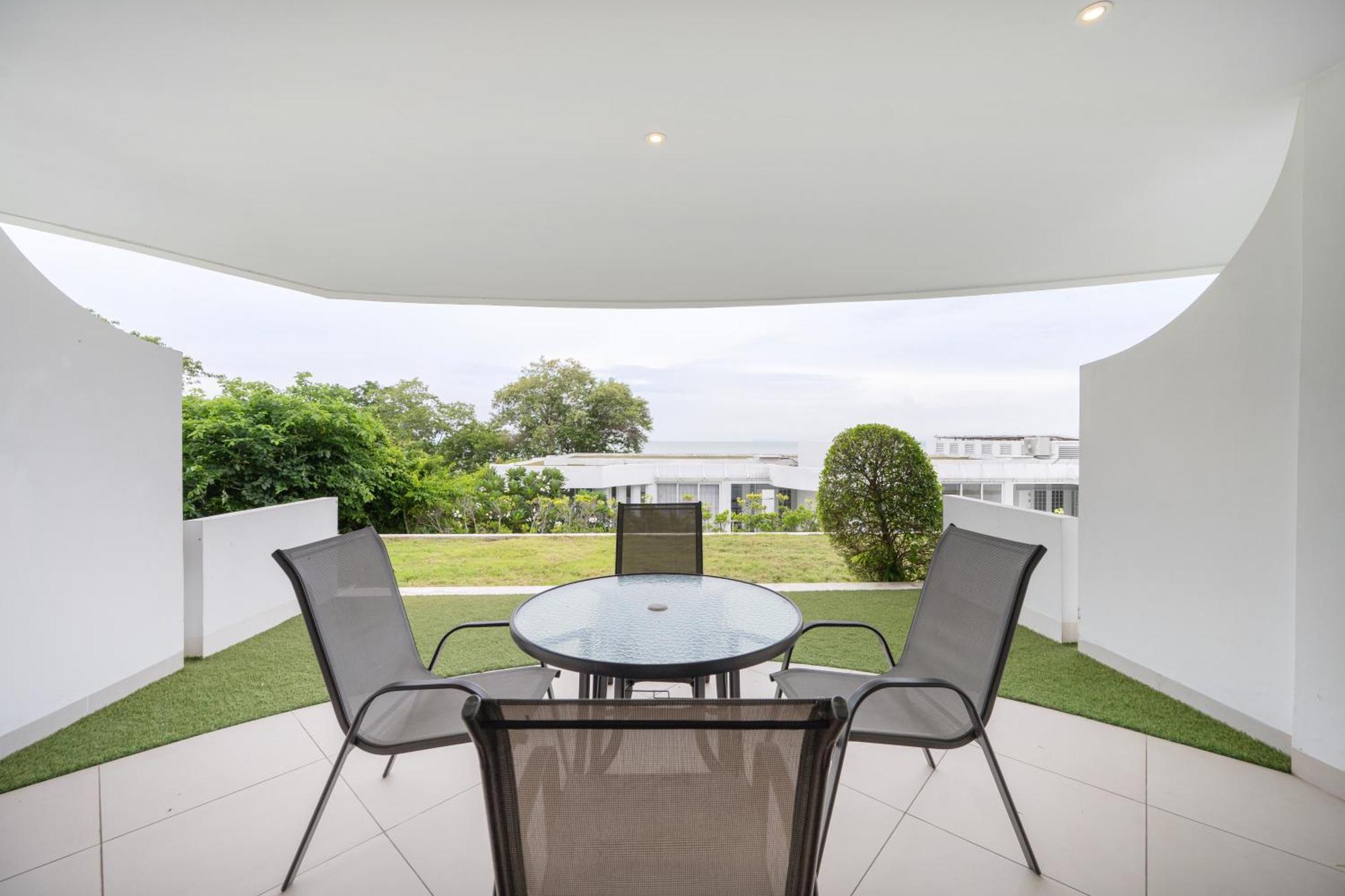 Pure Sunset Beach - Ocean View Room, Pattaya Na Chom Thian Extérieur photo